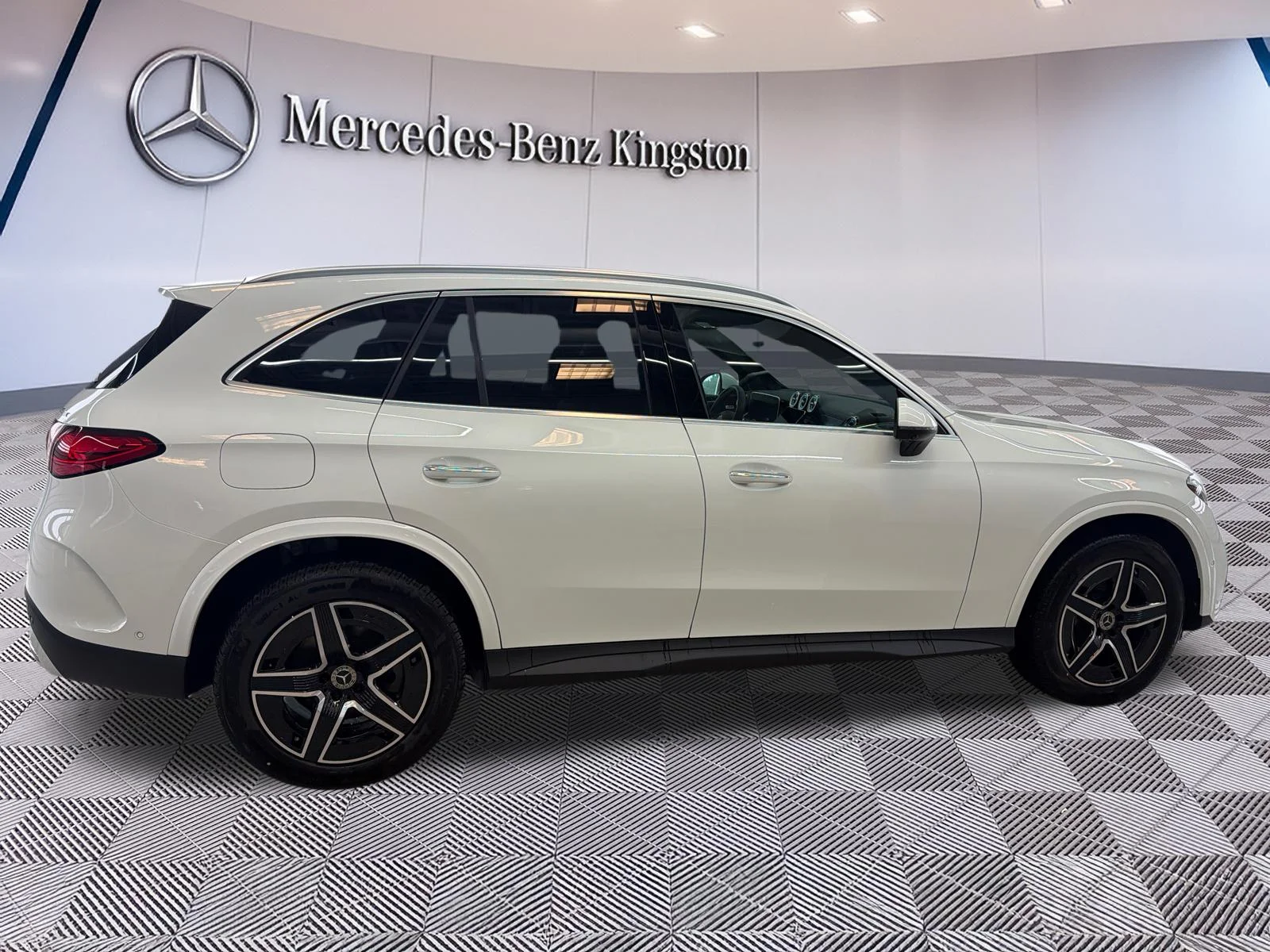 New 2026 White Mercedes-Benz GLC 300 image 4