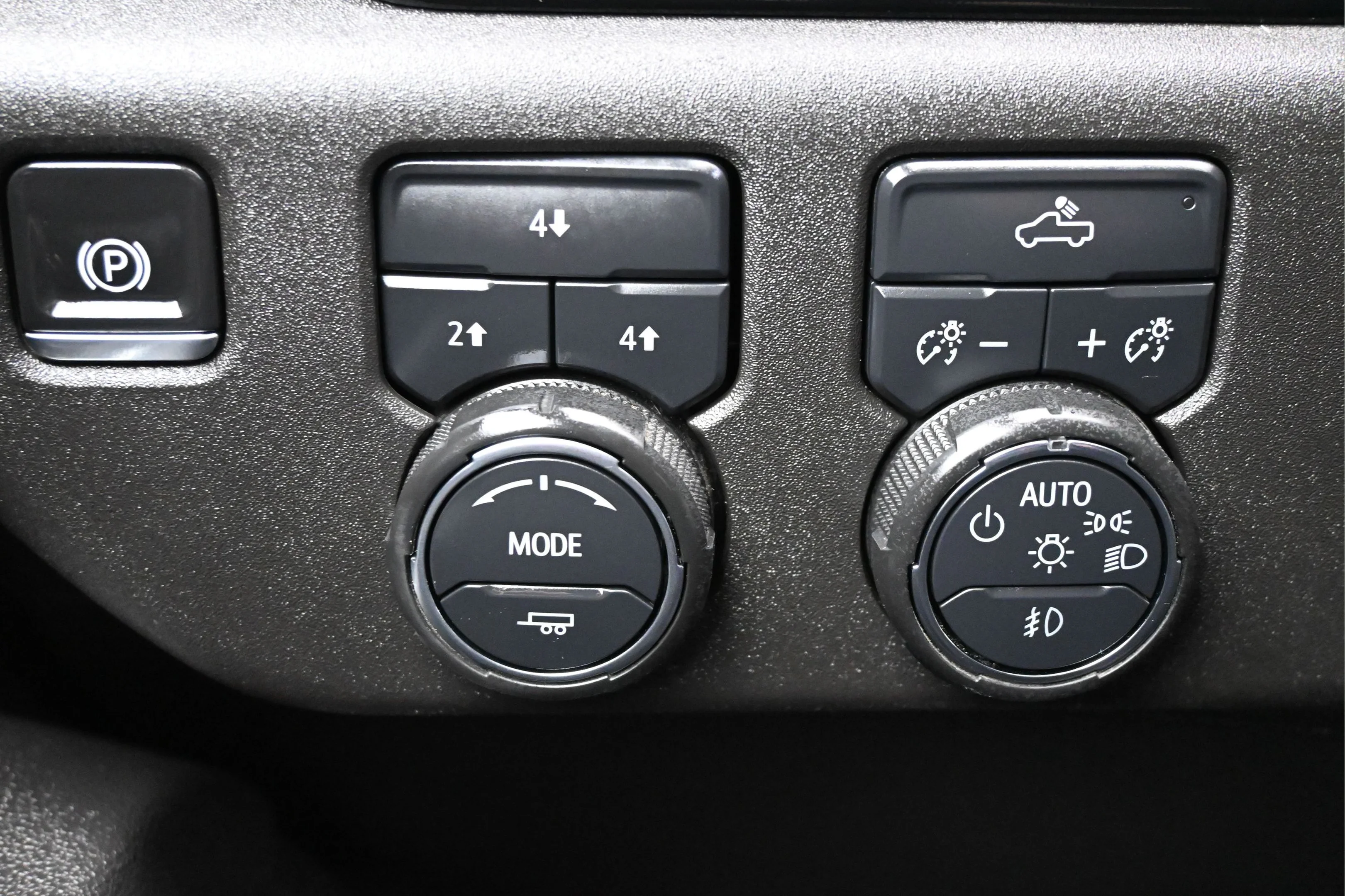 Used 2025 Summit White Chevrolet LT image 19
