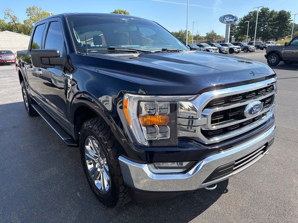 Used 2021 Antimatter Blue Metallic Ford XLT image 7
