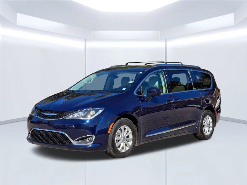 Used 2018 Blue Chrysler Touring L Plus image 2