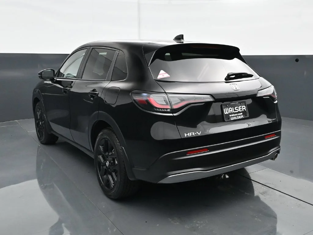 Used 2024  Honda FWD SPORT image 5