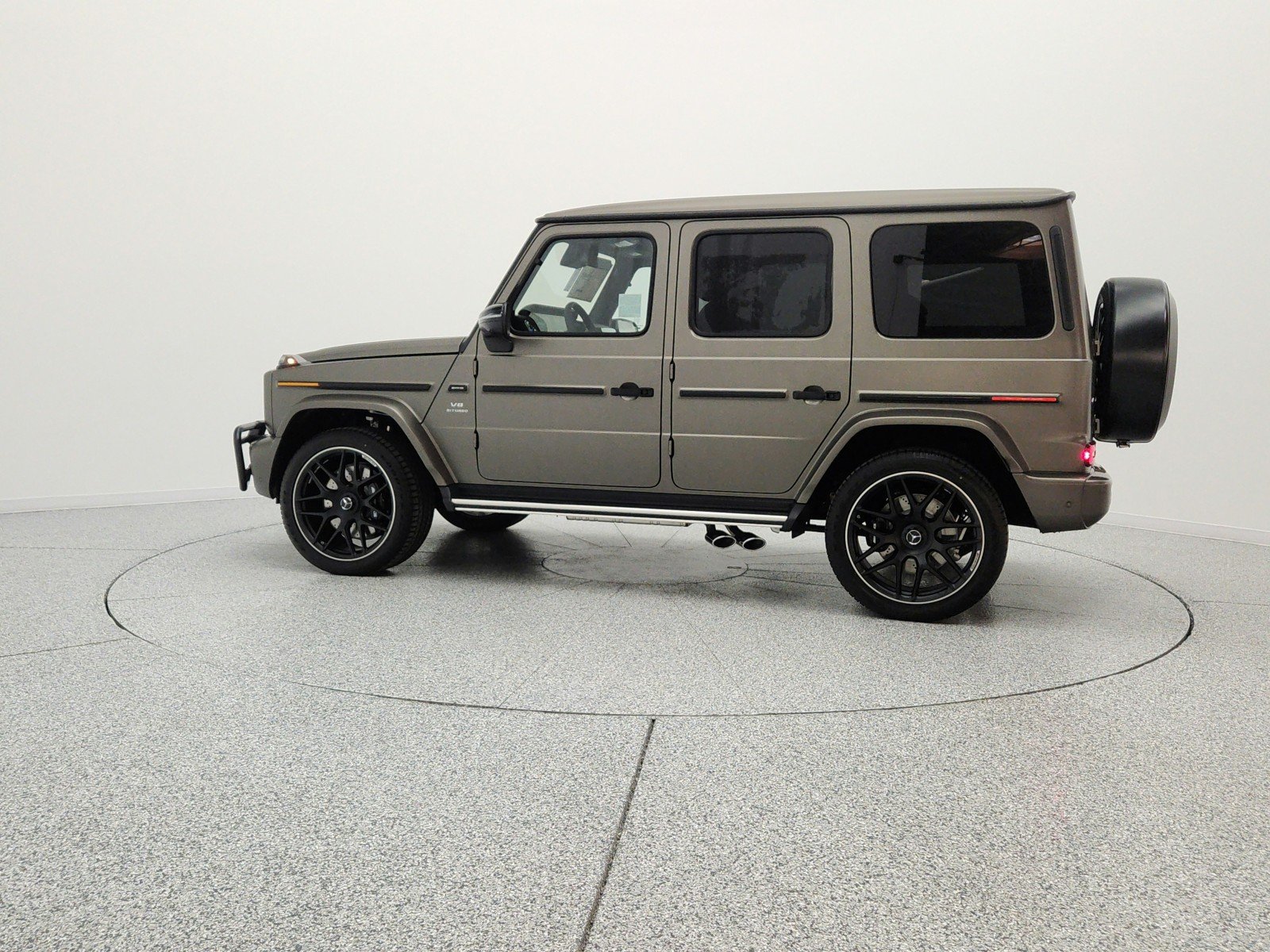 New 2026 MANUFAKTUR Monza Grey Magno Mercedes-Benz AMG® G 63 SUV image 8
