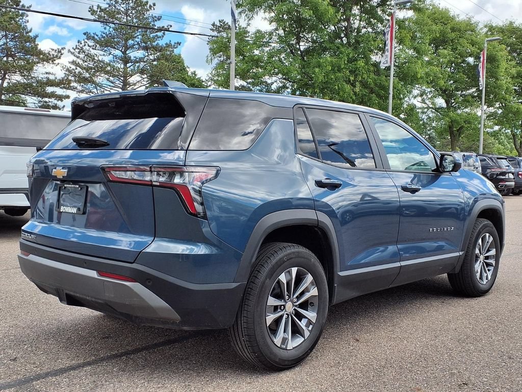 Used 2025 Lakeshore Blue Metallic Chevrolet LT image 5