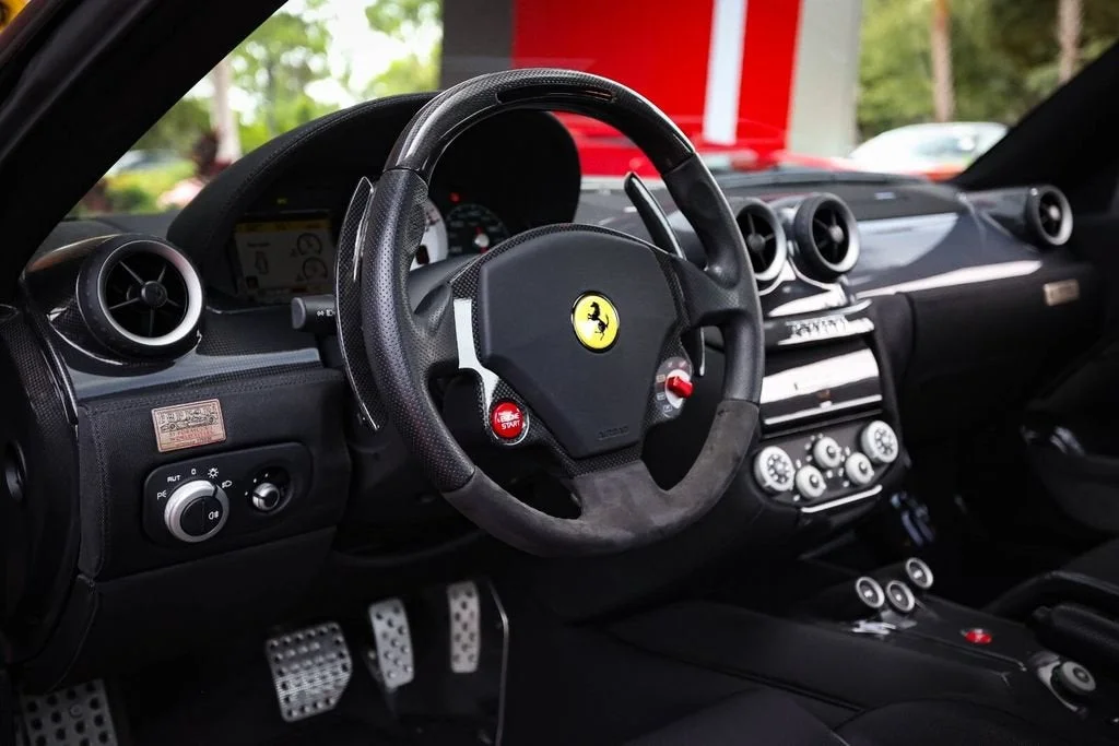 Used 2011 Grigio Titanio Metall Ferrari Base image 43