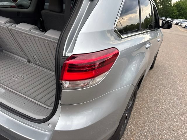 Used 2019 Celestial Silver Metallic Toyota LE image 8