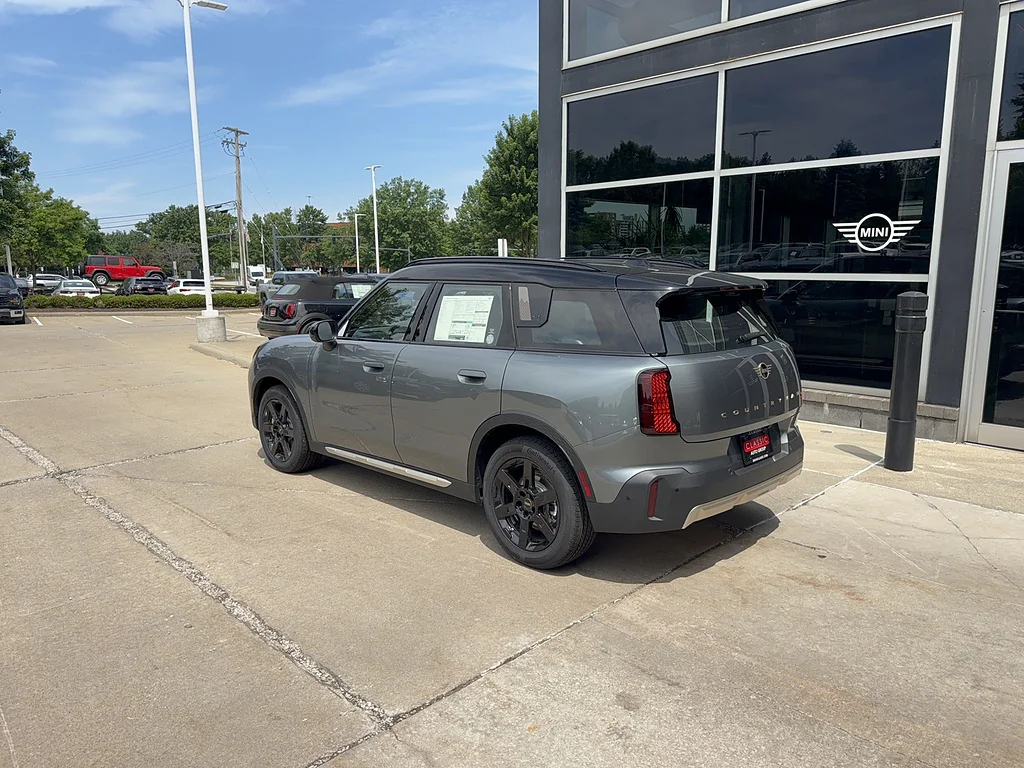 New 2027 Smokey Green Metallic MINI S image 4