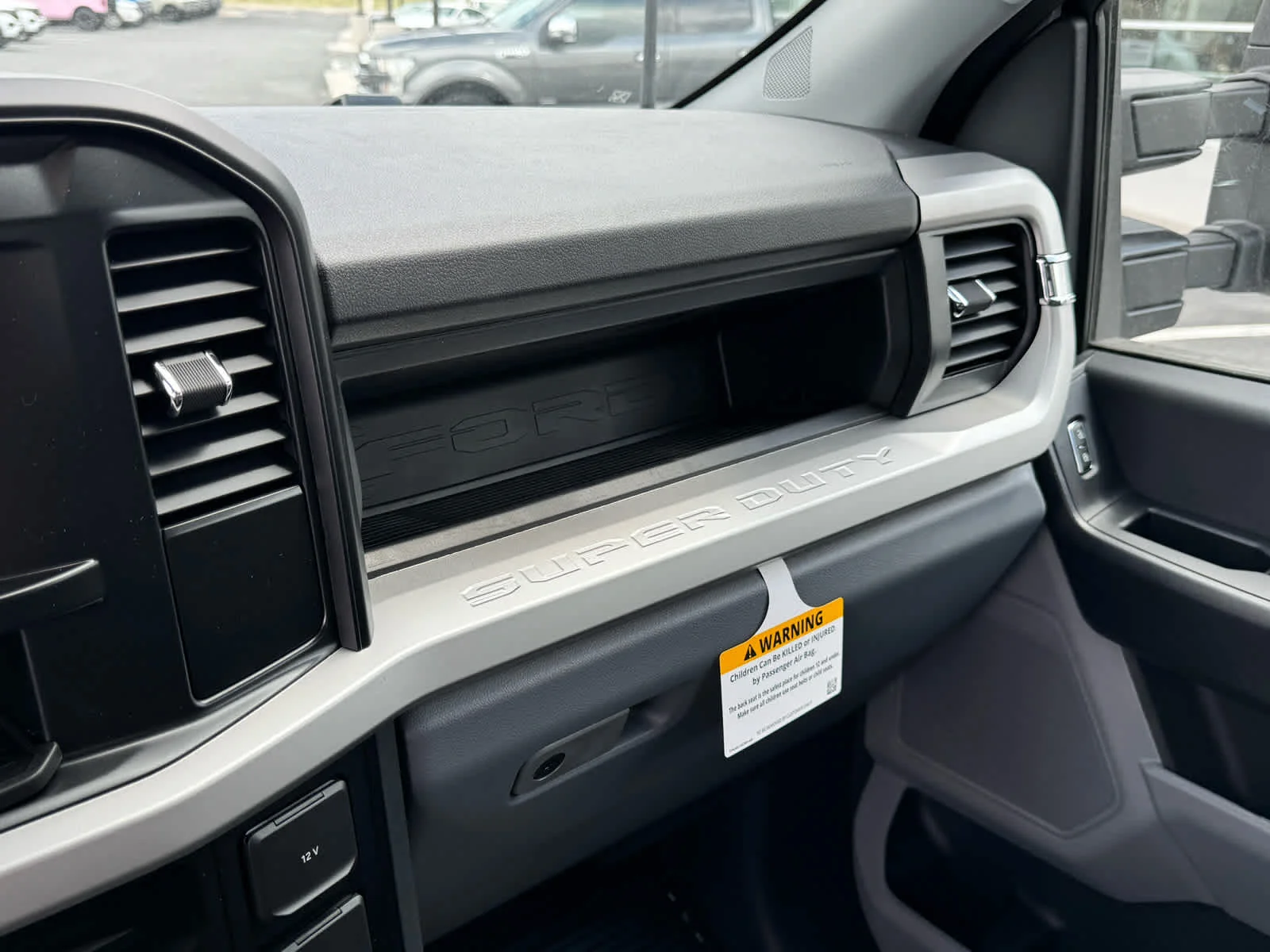 New 2026 Oxford White Ford F-550® XL image 28