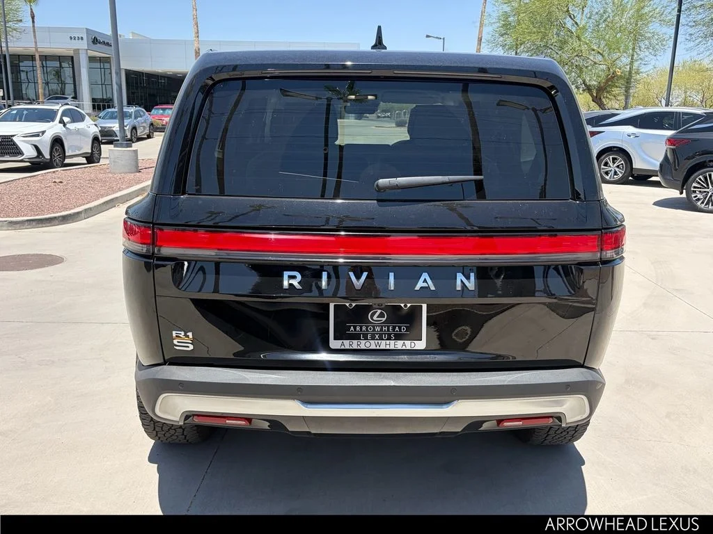 Used 2023  Rivian Adventure image 5