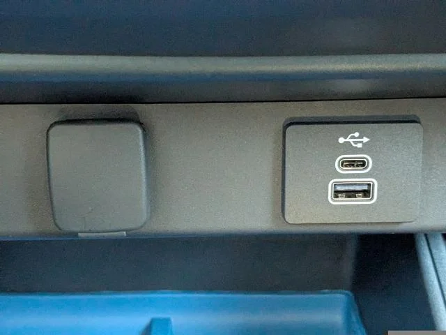 New 2025 Azure Gray Metallic Tri-Coat Ford XLT image 55