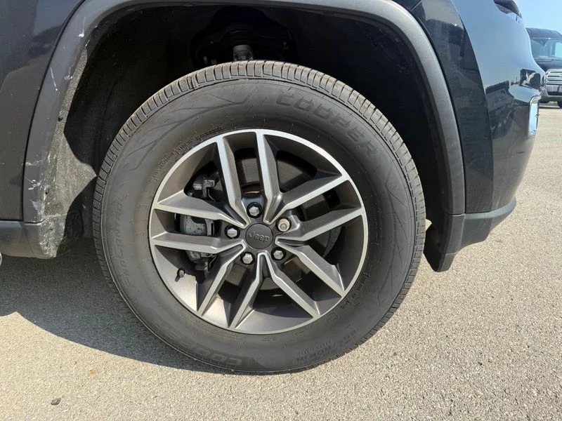 Used 2022 Black Jeep Limited image 16