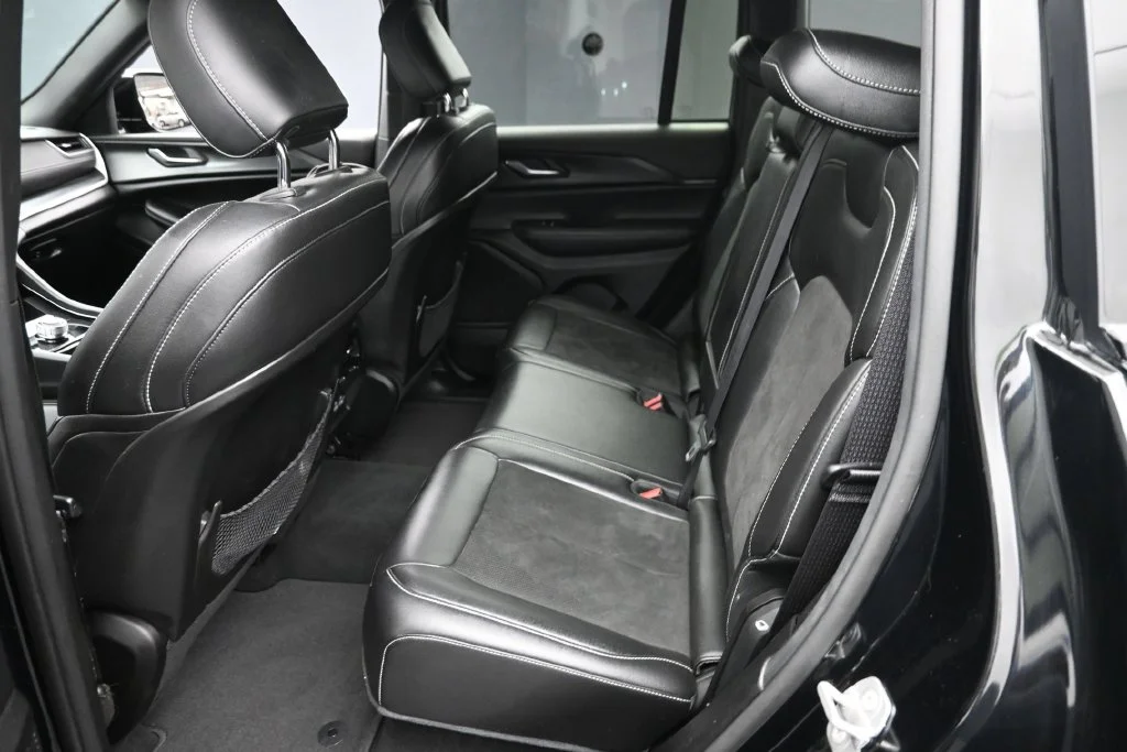 Used 2023 Black Jeep Altitude X image 12