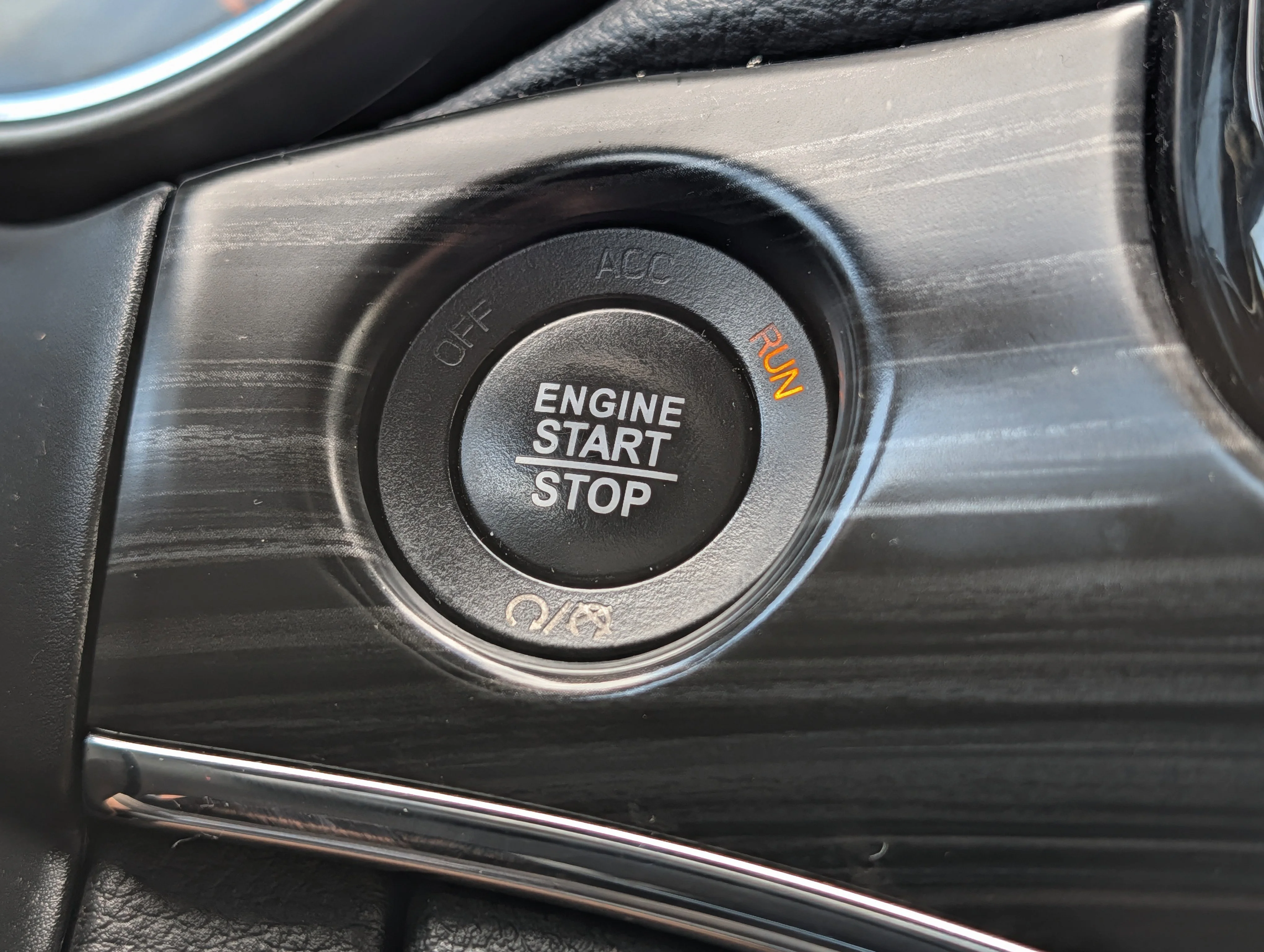 Used 2019 Diamond Black Crystal Pearlcoat Jeep Limited image 32