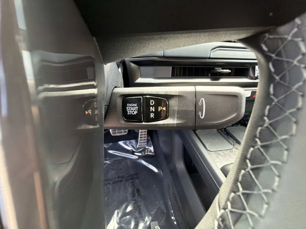 Used 2027 White Kia X-Pro SX-Prestige image 24