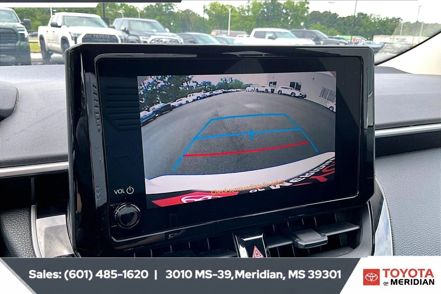 Used 2023 Ice Cap Toyota LE image 15