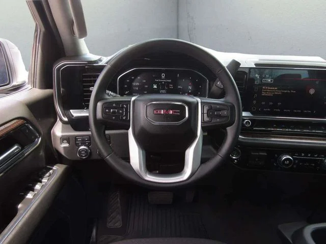 Used 2024 Summit White GMC Elevation image 22