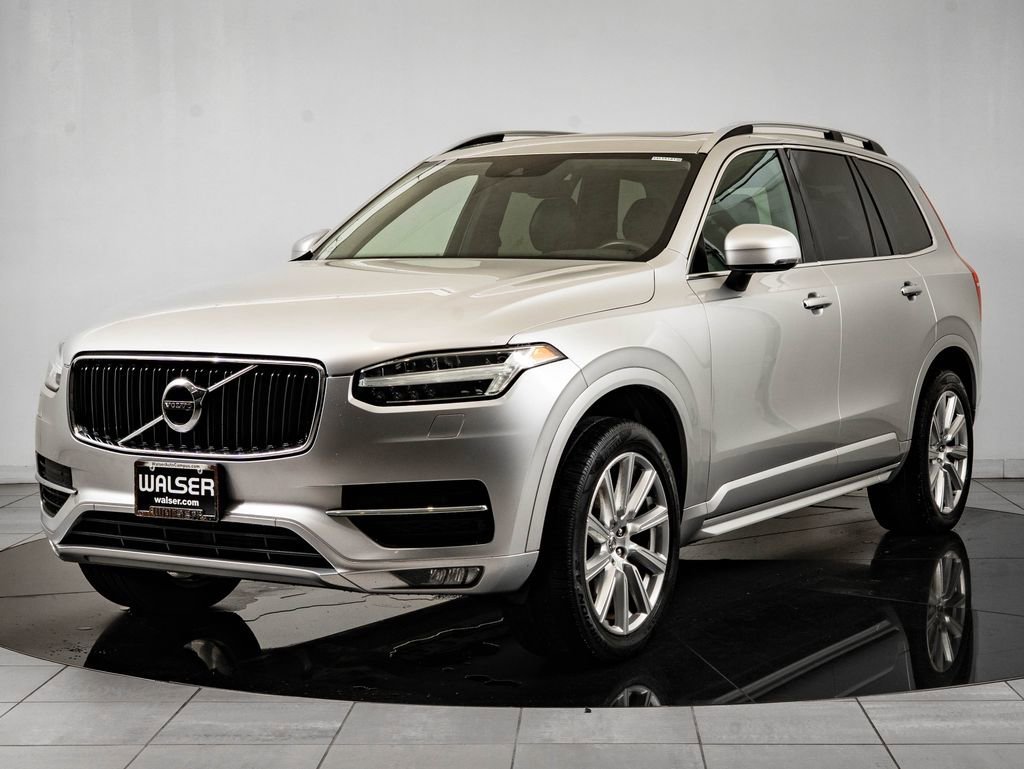2018 Volvo XC90 T6 AWD Momentum's photo