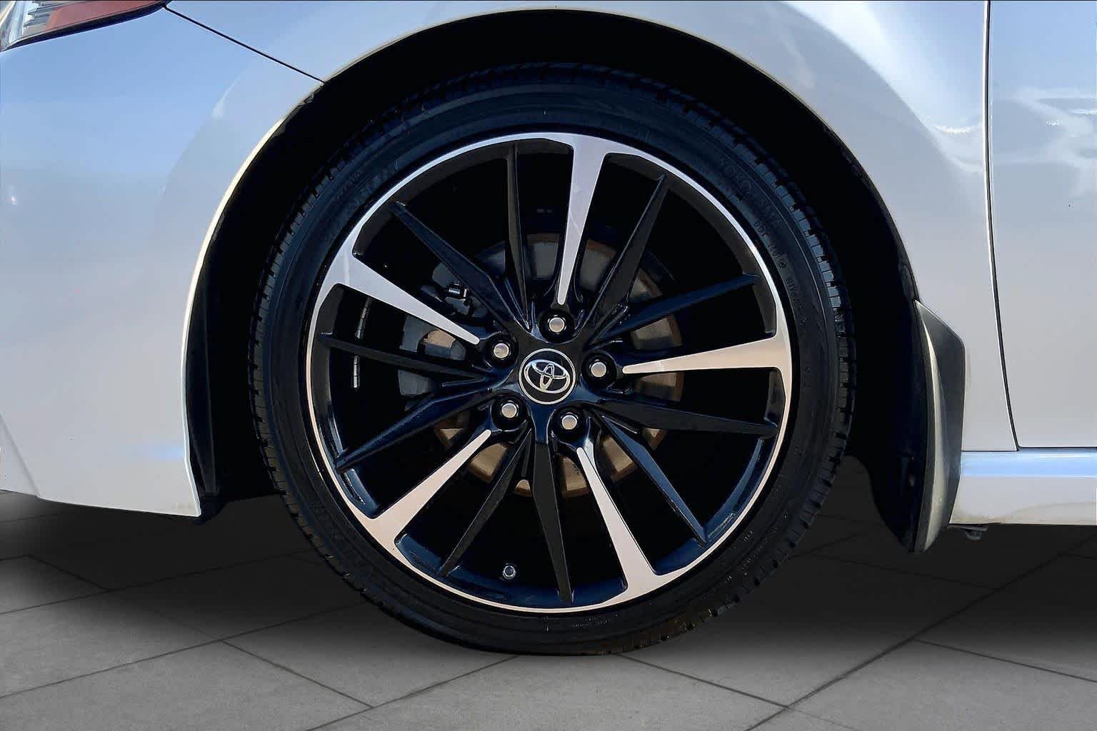 Used 2019 Wind Chill Pearl Toyota XSE image 11