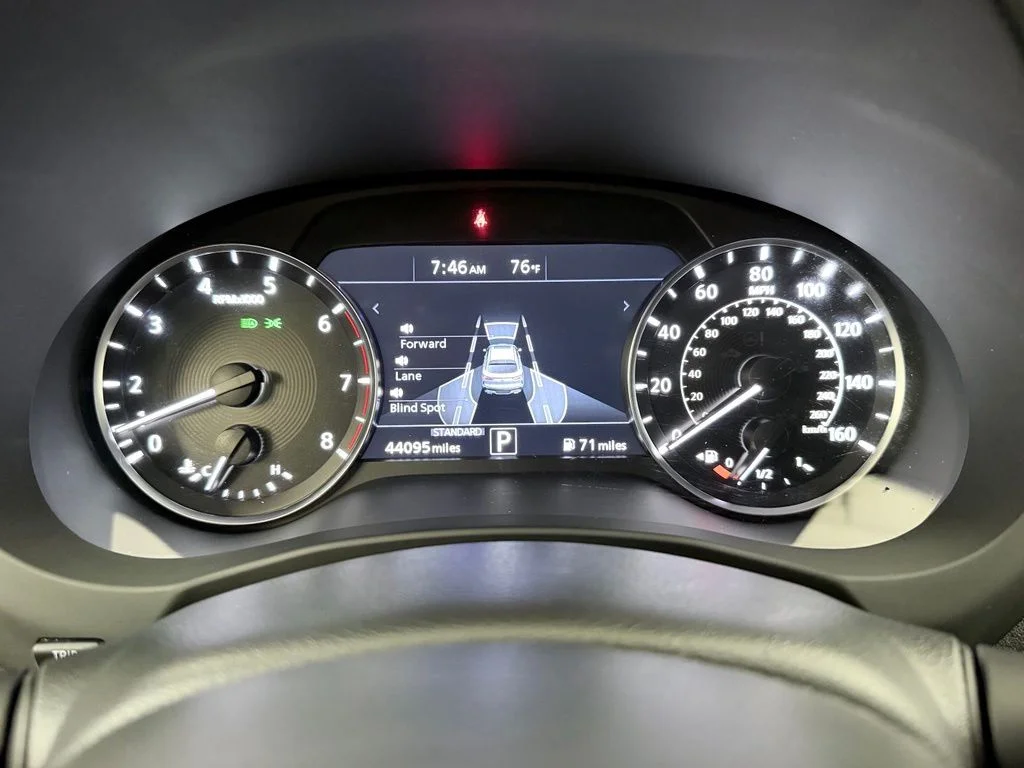 Used 2023 Gray INFINITI LUXE image 14