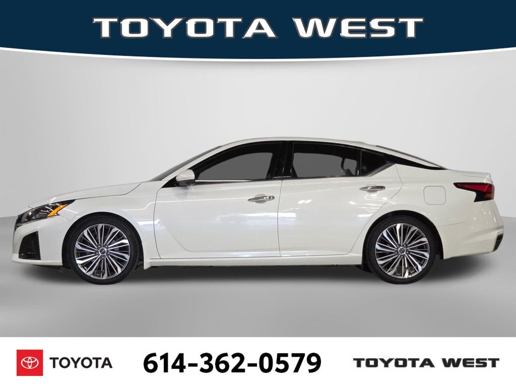 Used 2023 White Nissan 2.5 SL image 11