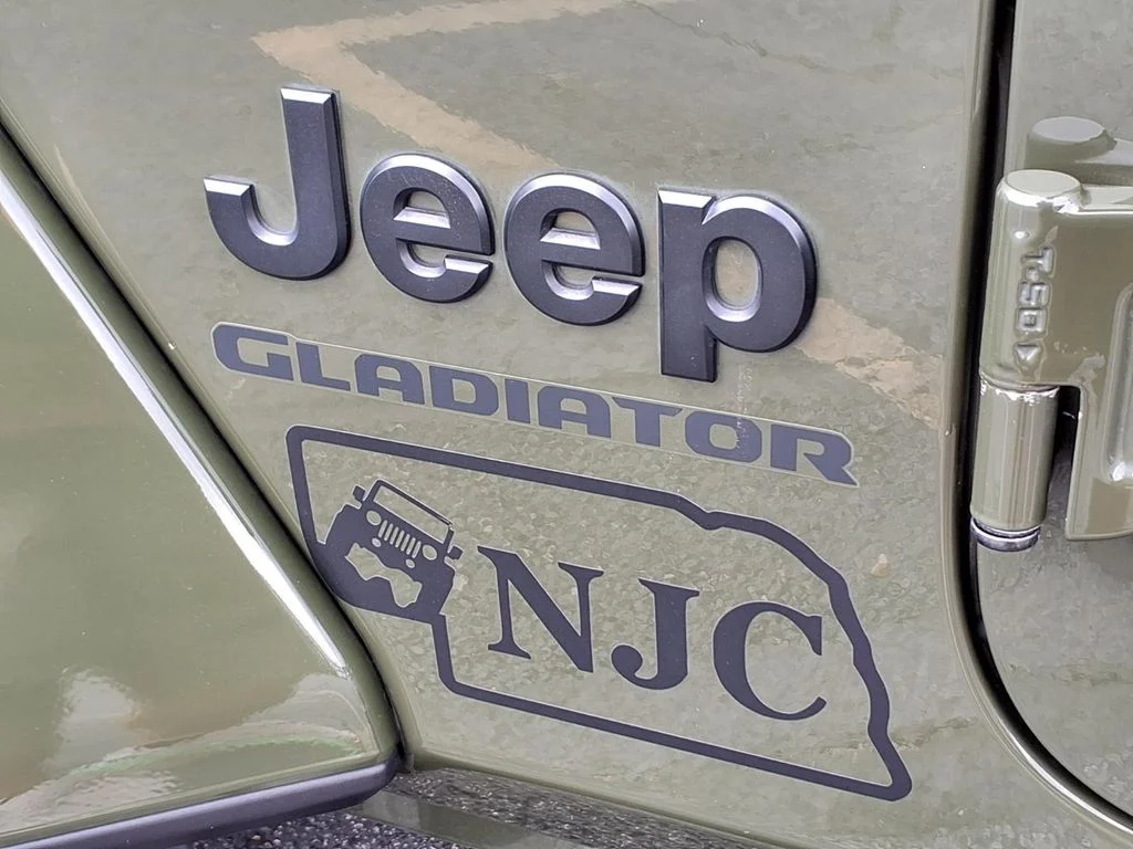 Used 2022 Green Jeep Sport image 30