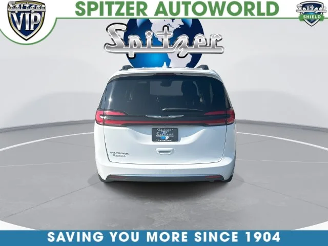 Used 2022 White Chrysler Touring L image 9