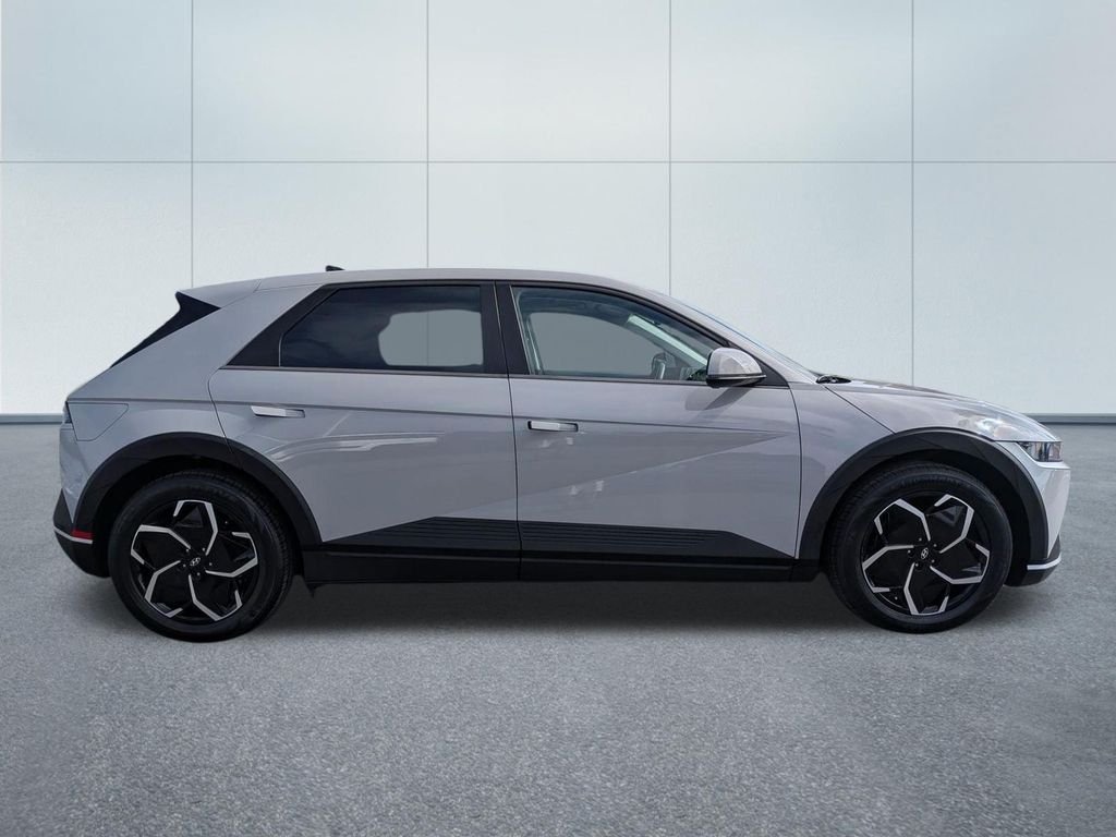 Certified Used 2024 Gray Hyundai SEL image 7