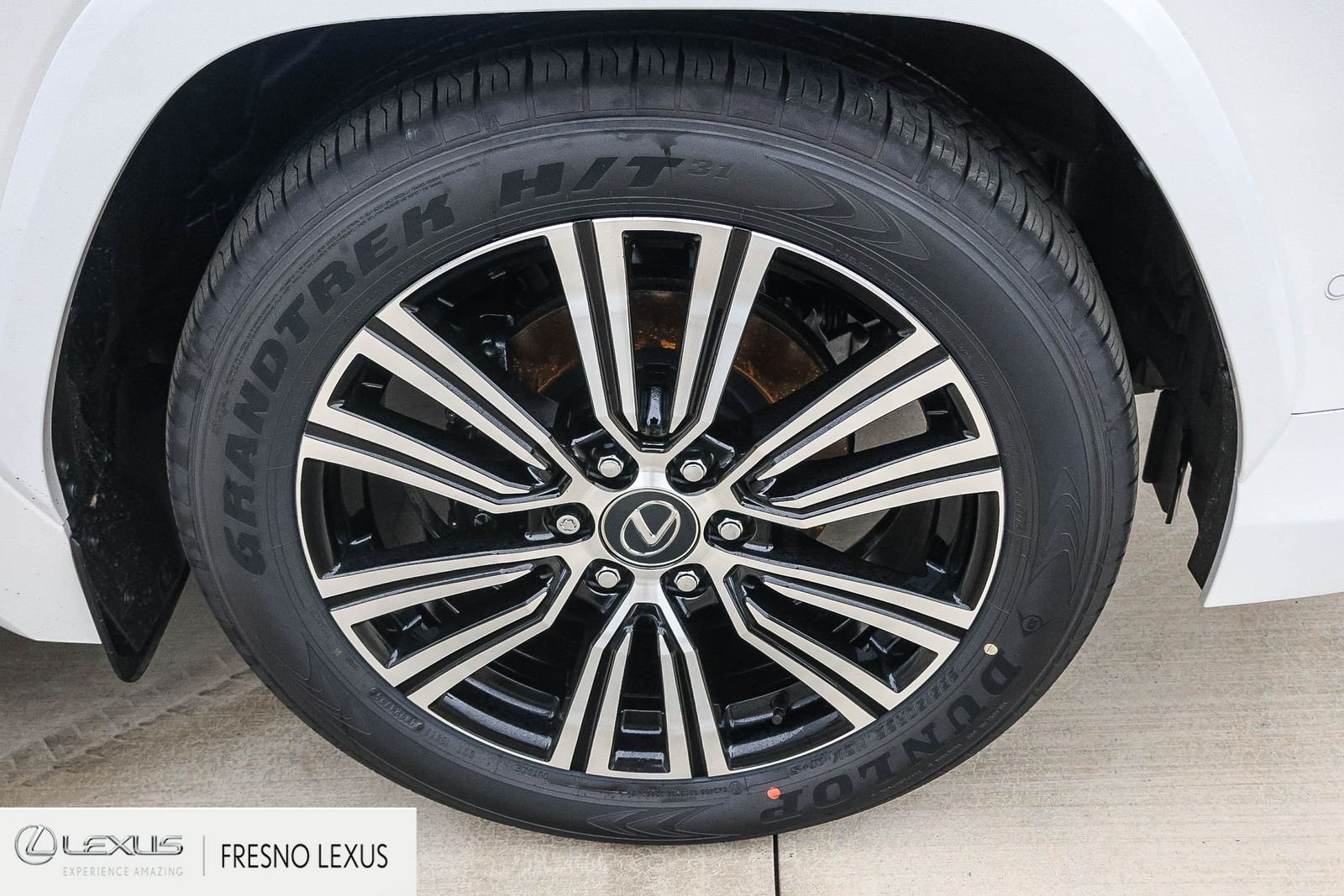 2026 Lexus LX 700h Luxury - Photo 9