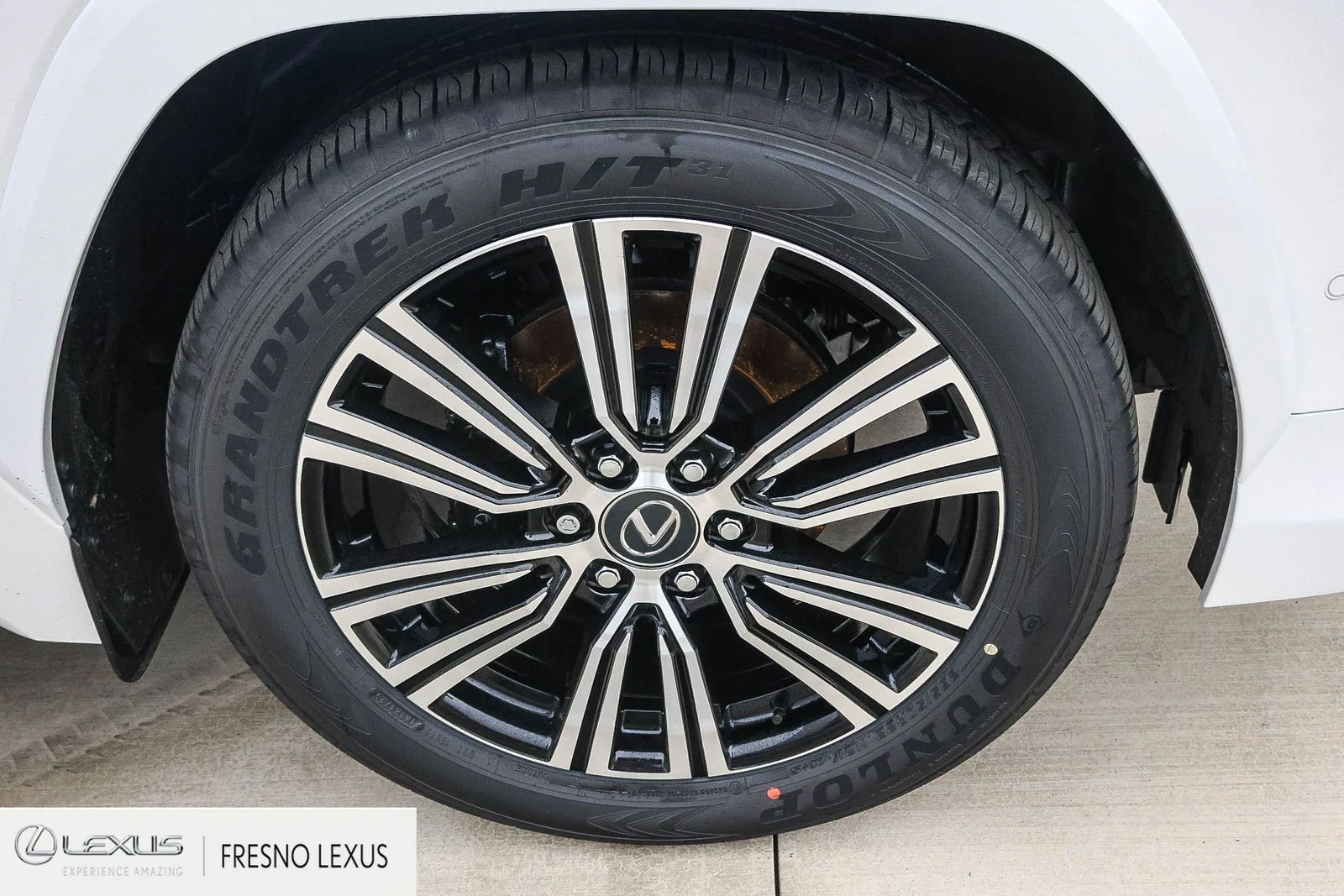 2026 Lexus LX 700h Luxury - Photo 9