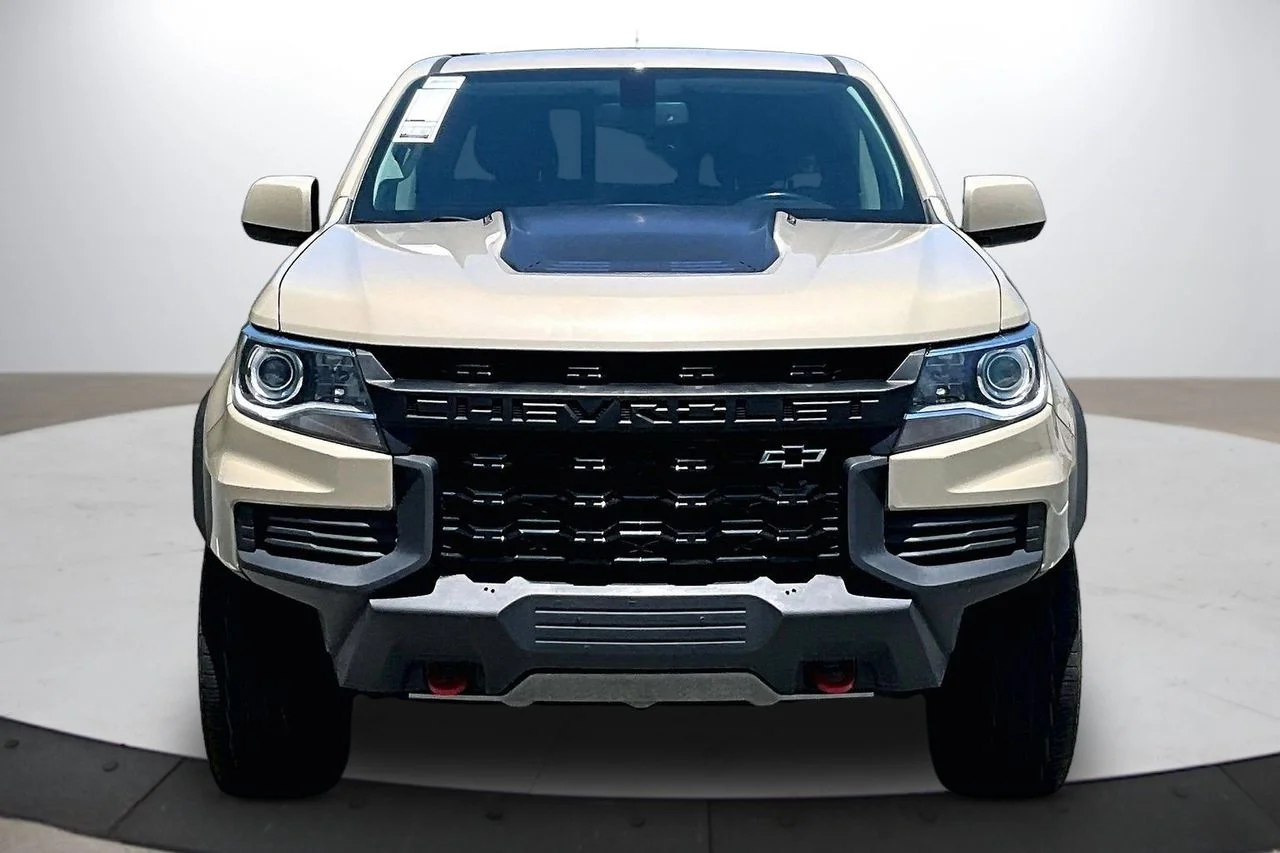 Certified Used 2021  Chevrolet ZR2 image 3