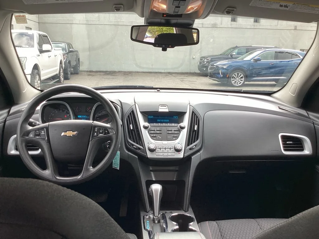 Used 2015 SUMMIT WHITE Chevrolet LS image 27