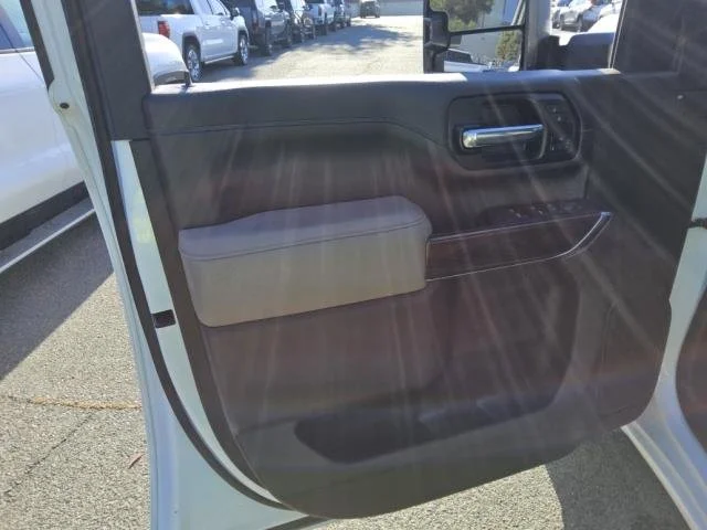 Used 2021 SUMMIT WHITE GMC SLT image 10