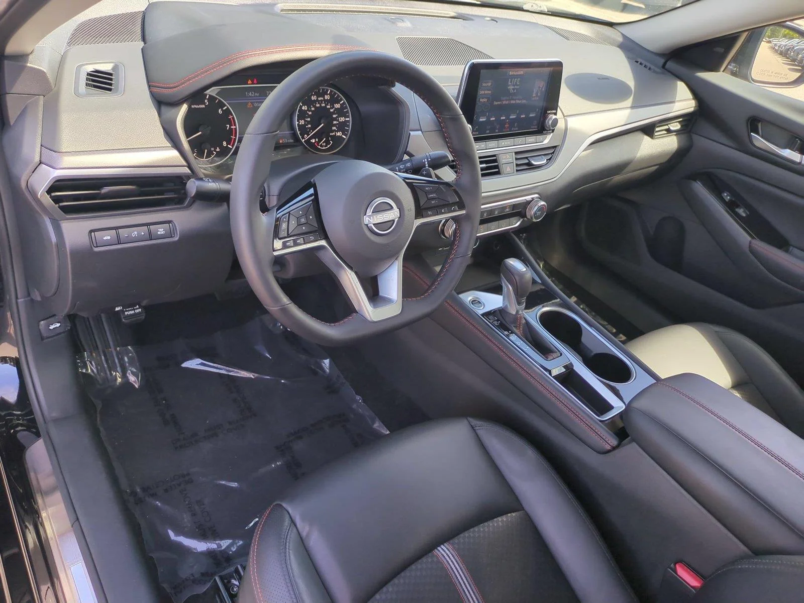 Used 2025 Super Black Nissan SR image 18