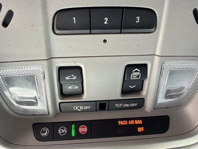 Used 2019 White GMC SLT image 40