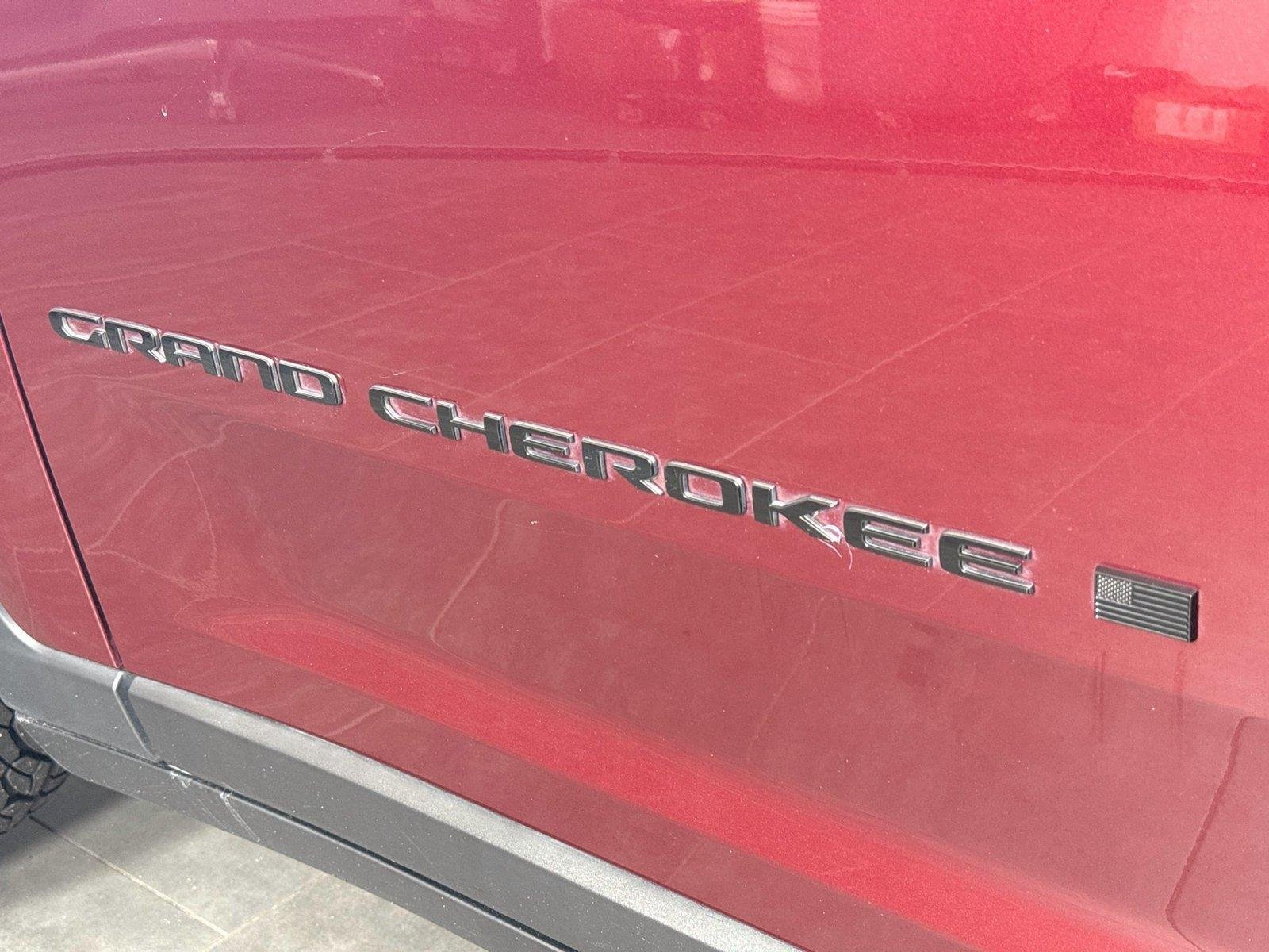 Used 2024 Velvet Red Pearlcoat Jeep Altitude X image 14