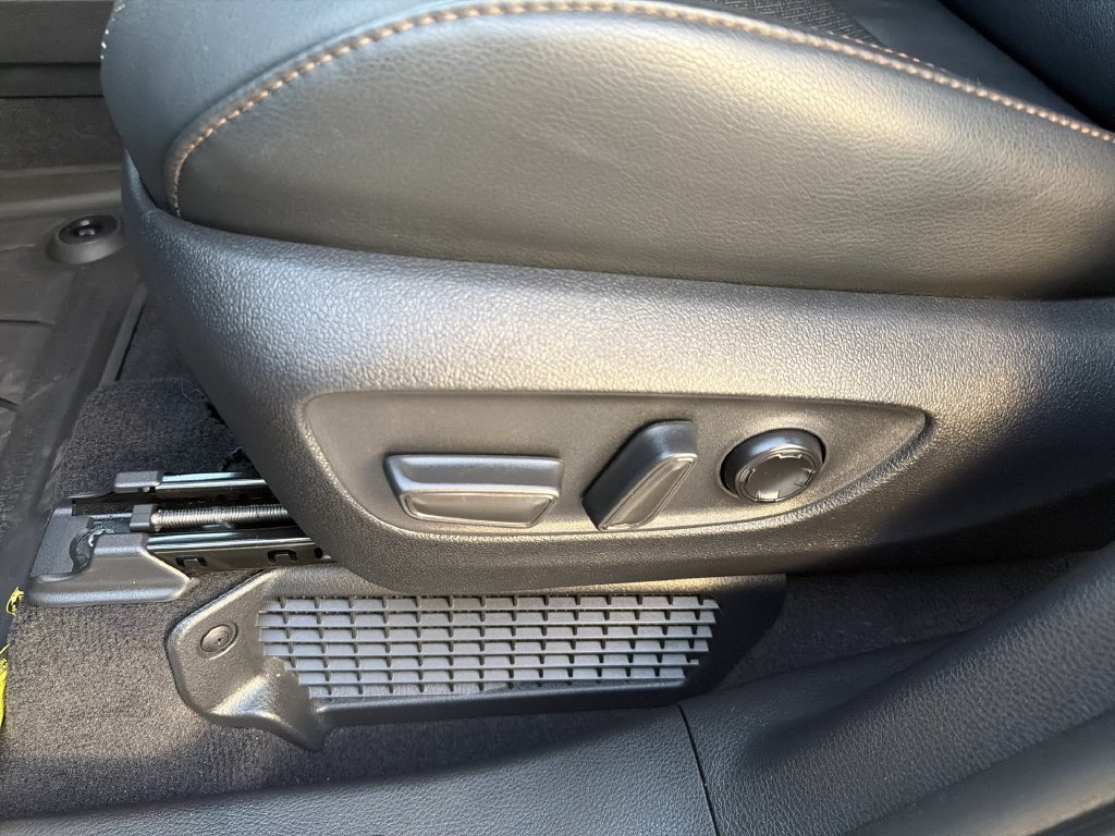 2025 Toyota Sienna Platinum - Photo 27