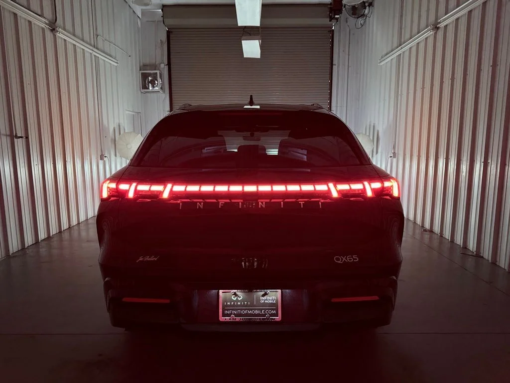 New 2027 BLACK OBSIDIAN INFINITI Luxe AWD image 10