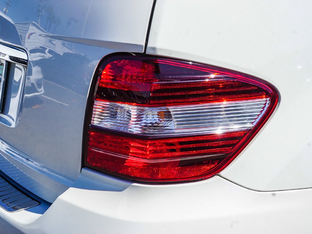 Used 2010 Arctic White Mercedes-Benz ML 350 image 7