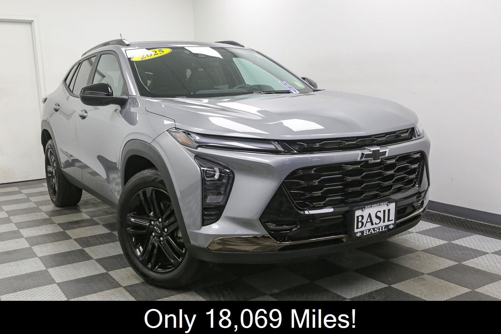 Used 2025 Sterling Gray Metallic Chevrolet ACTIV image 2