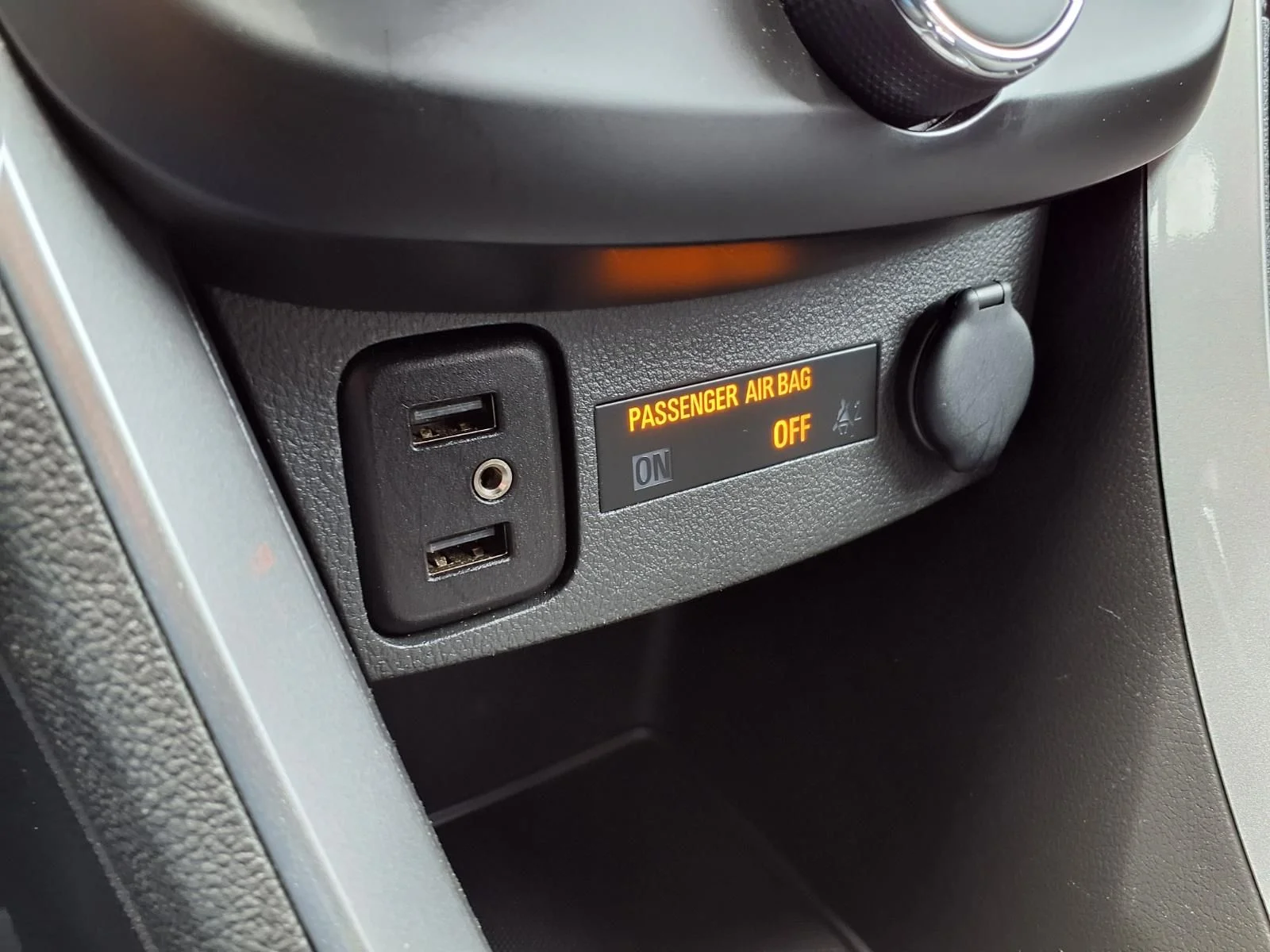 Used 2022 White Chevrolet LS image 24