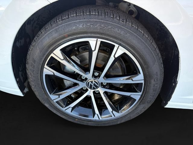 Used 2025 Silver Volkswagen Sport image 11
