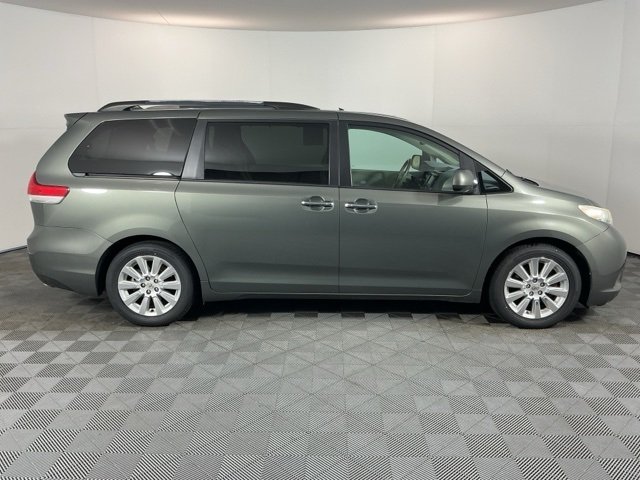 2011 Toyota Sienna Limited photo 4