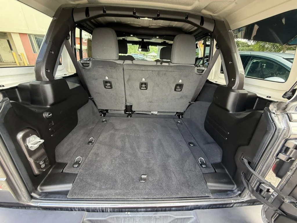 Used 2026 Gray Jeep Sahara image 19