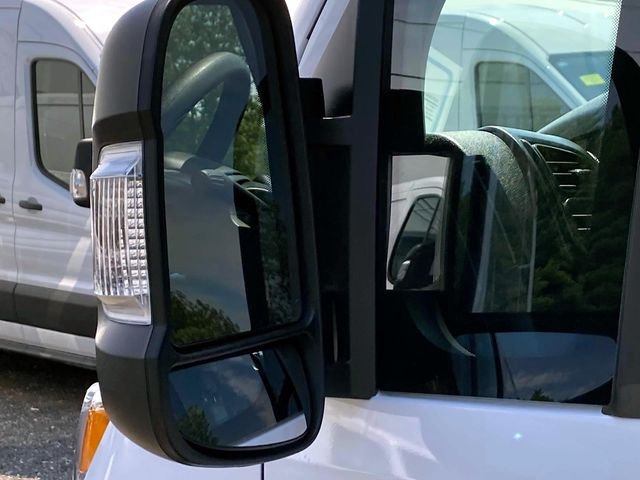 Used 2025 White Ram  image 32