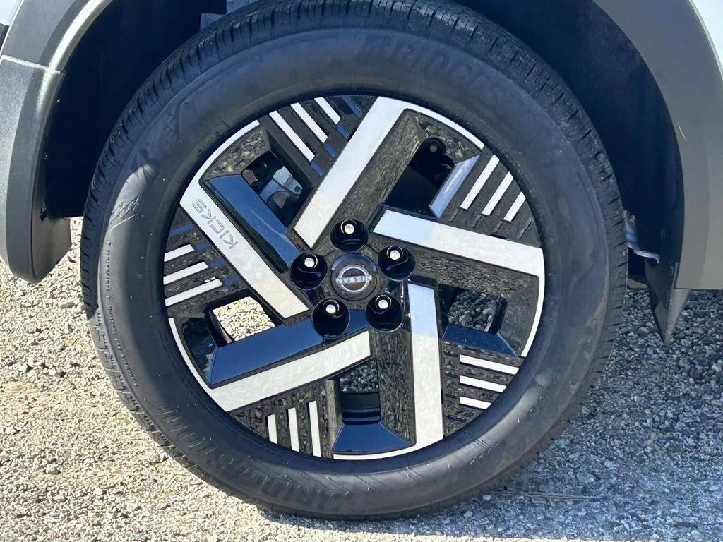 New 2026 FRESH POWDER Nissan SV image 7