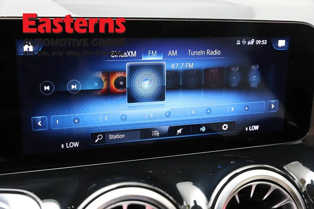 Used 2022 Black Mercedes-Benz GLB 250 image 17