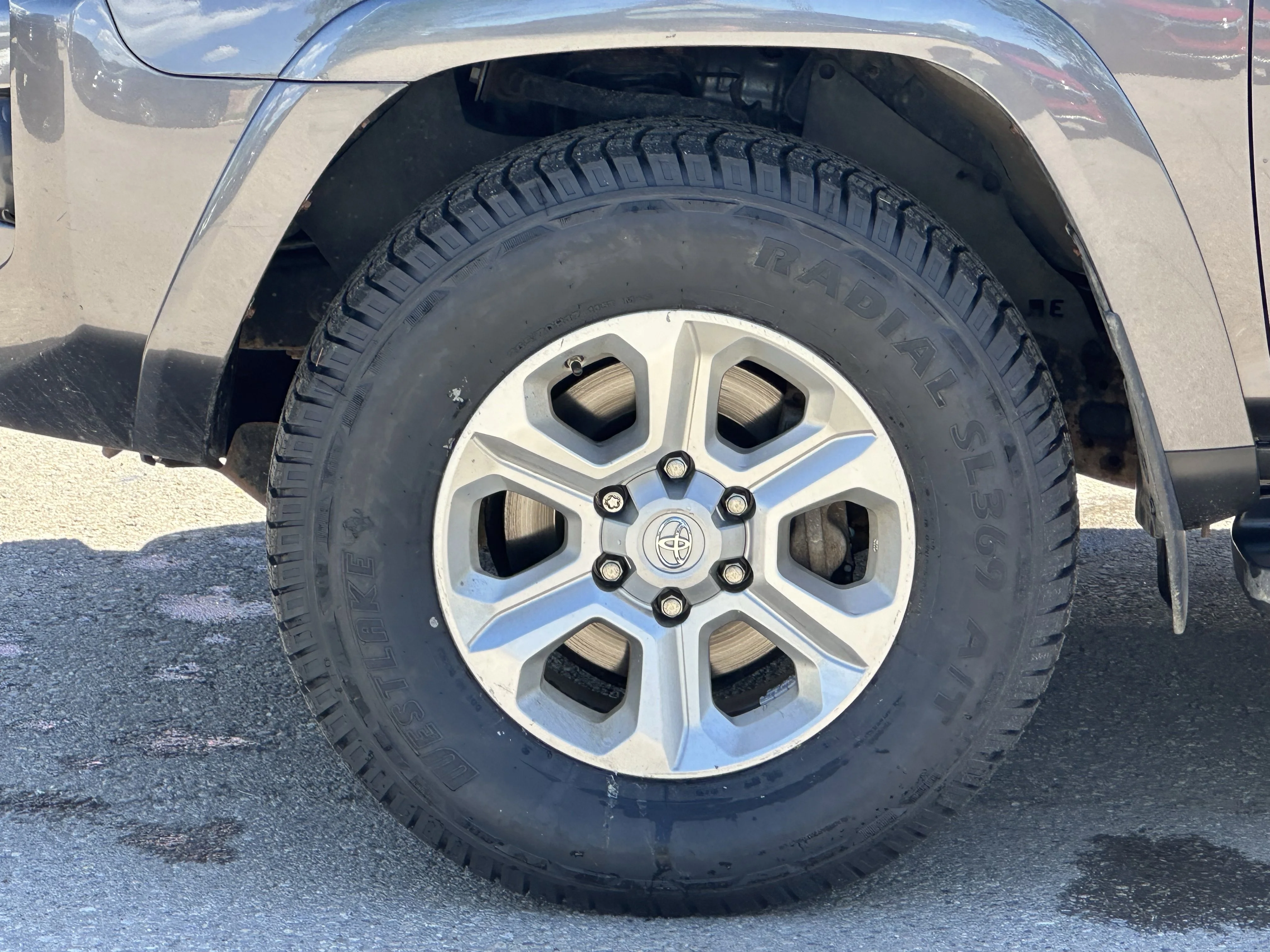 Used 2015 Gray Toyota SR5 image 6