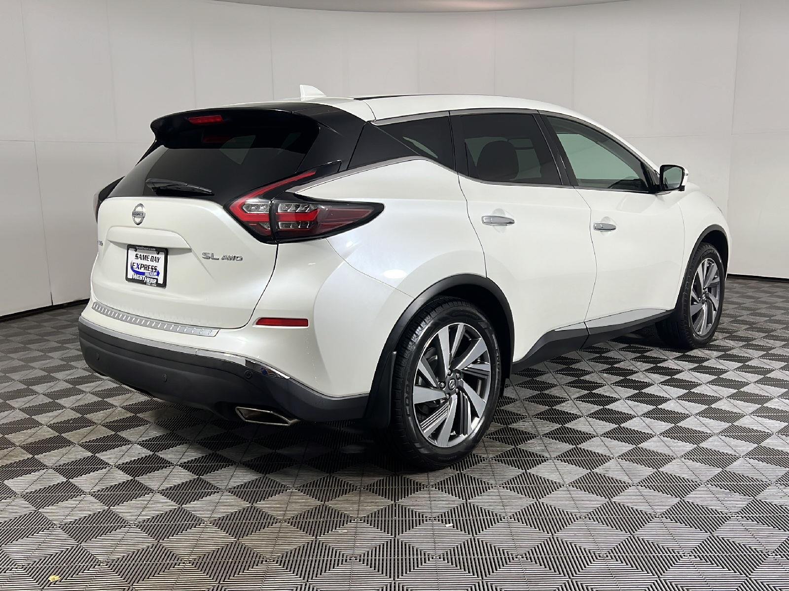 Used 2021 Pearl White Tricoat Nissan SL image 5