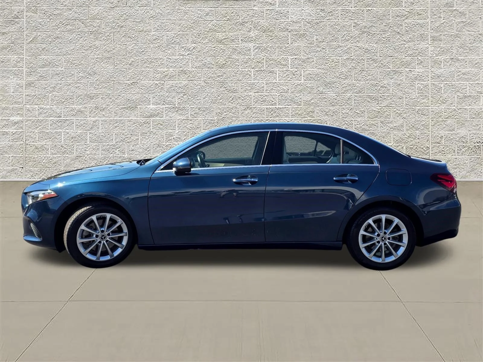Used 2019 Denim Blue Metallic Mercedes-Benz A 220 image 4