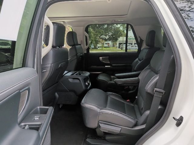 Certified Used 2025 Oxford White Ford Platinum image 17