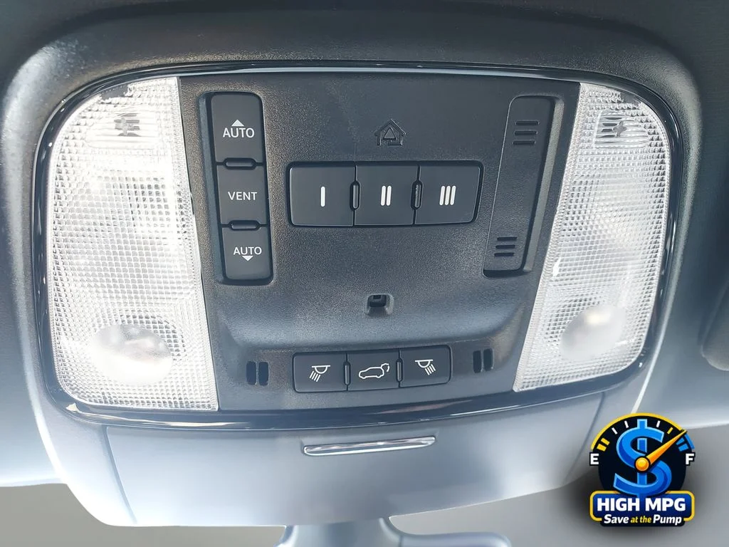 Used 2025 White/off-white Dodge R/T Plus image 11
